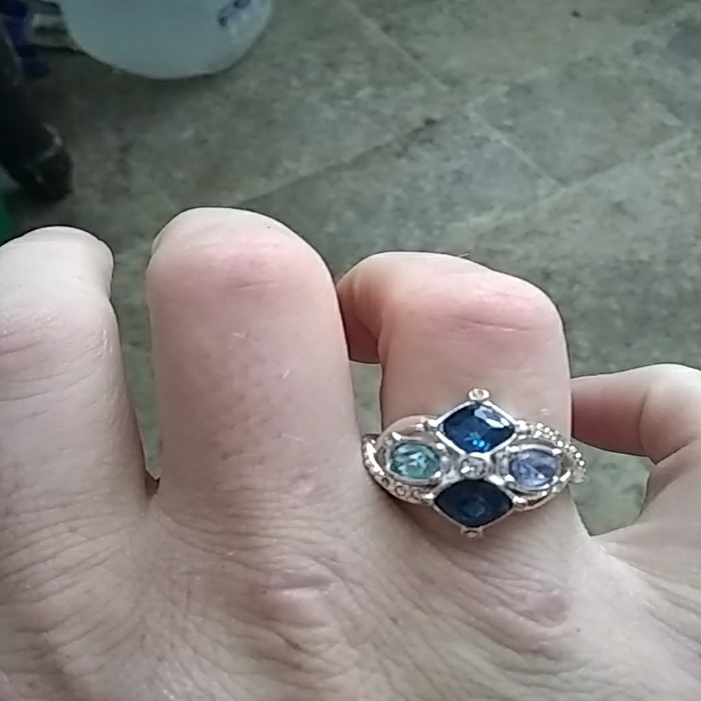 Qubic zerconia fasion ring